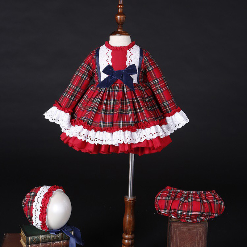 Christmas Throw Blanket - Gaun Putri Bola Pompom Spanyol Antik